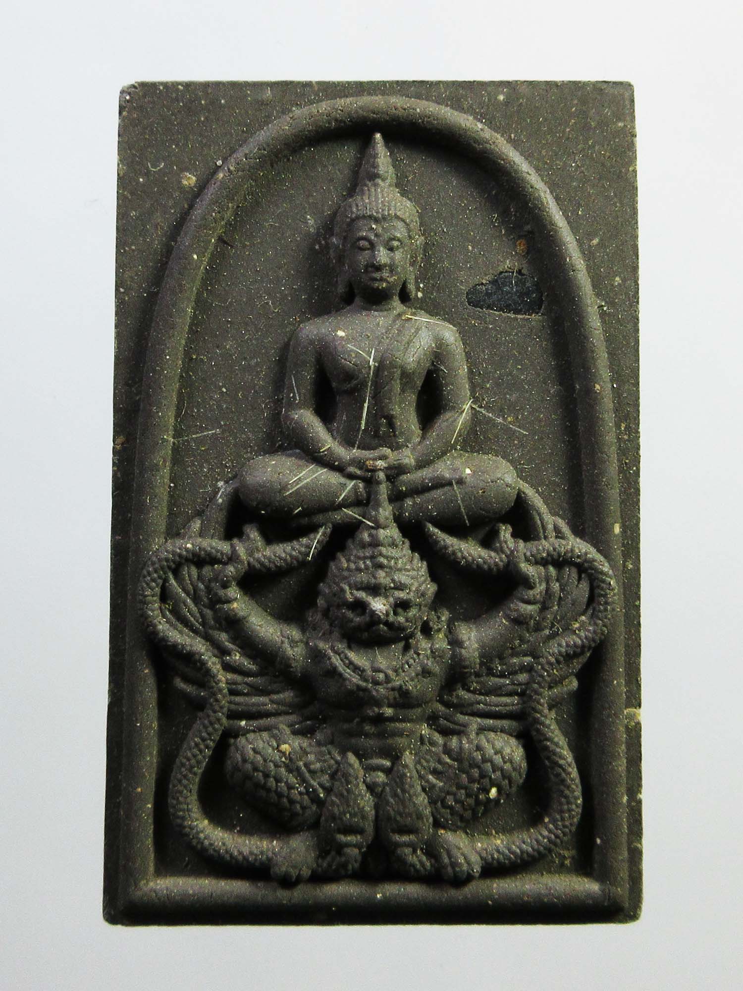 (14) พระสมเด็จทรงครุฑ หลวงปู่ผาด วัดไร่ ปี 2554 เนื้อว่านกากยายักษ์