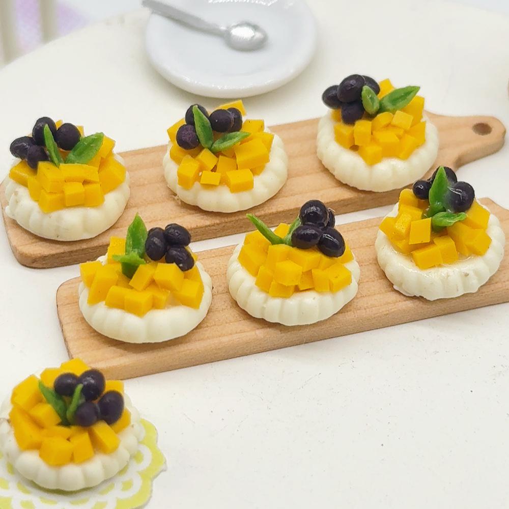 10 pieces Miniature Mango & blueberry tart