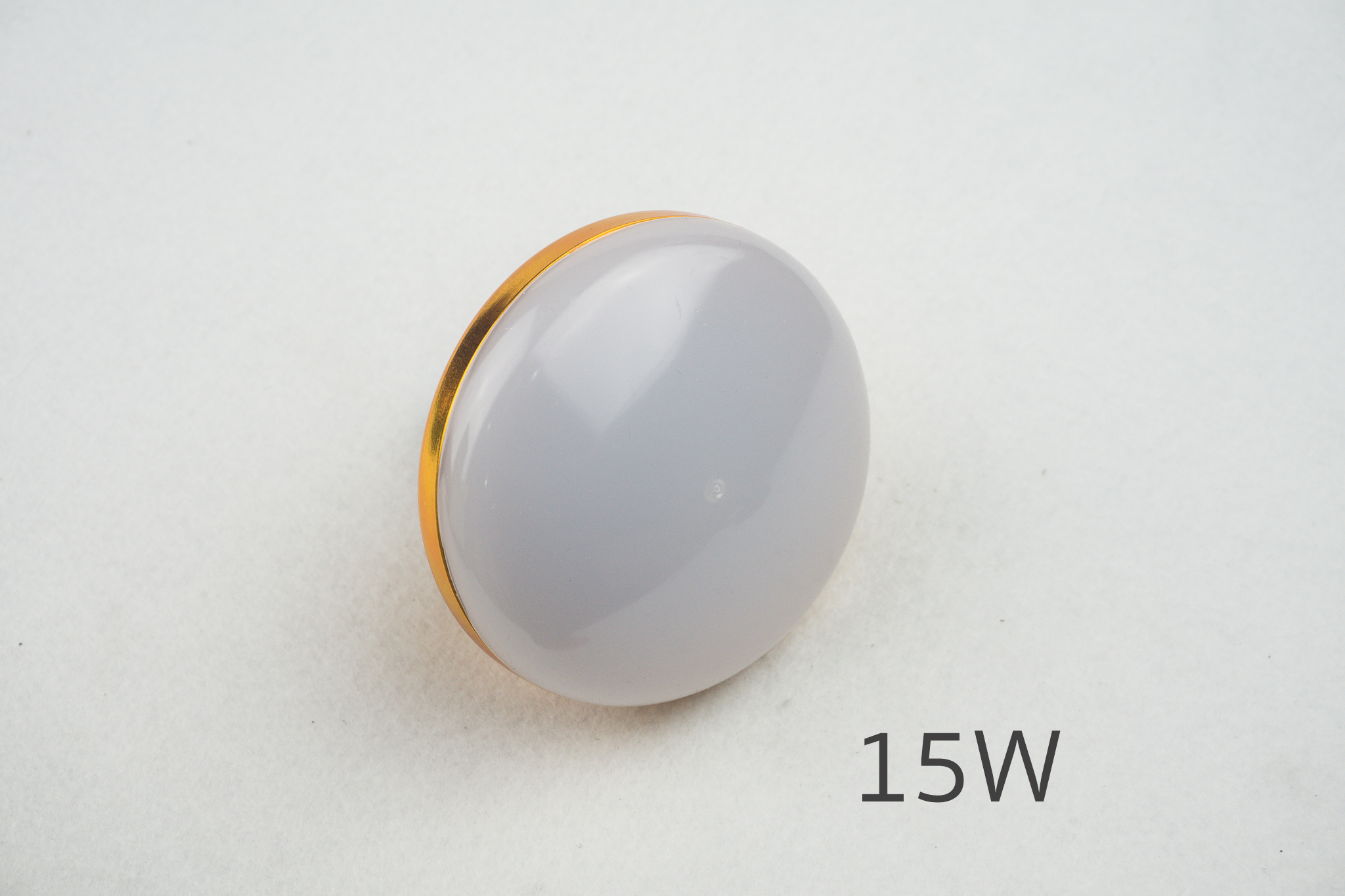 หลอดไฟ LED รุ่น UFO ประหยัดไฟ แสงสีขาว ขั้วเกลียว E27 ขายปลีกส่ง ราคาถูก