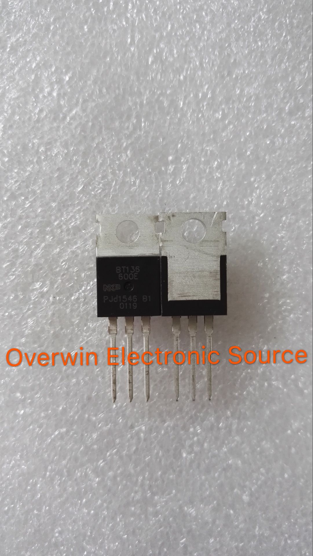 BT136-600E NXP TO-220 Triacs สินค้าพรีออเดอร์