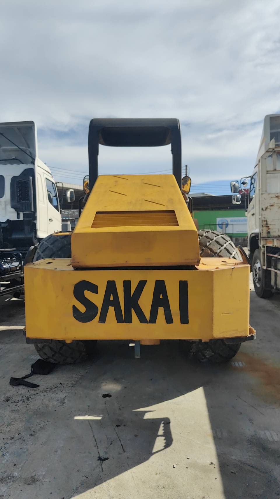 รถบดSakaiSV505Tน.น15ตันรถเกรด,บด SAKAI 125แรงม้า ปี55เครื่องCummins4B-3.9/4 สูบ125แรง ก.ดรัม2.13ม.ความถี่สั่นสะเทือน30/32Hzแรงเหวี่ยง200/213kNความเร็ว0 - 11กม./ชม.ล้อหนามเปลือกเรียบ8.2แสนPro7.9แสน