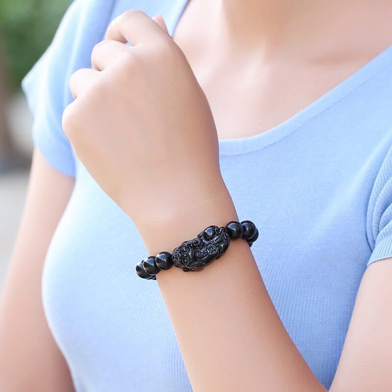 สร้อยข้อมือปี่เซี๊ยะดำเสริมพลังอำนาจ วาสนา ป้องกันสิ่งชั่วร้าย เสริมดวงชะตา ดึงดูดทรัพย์