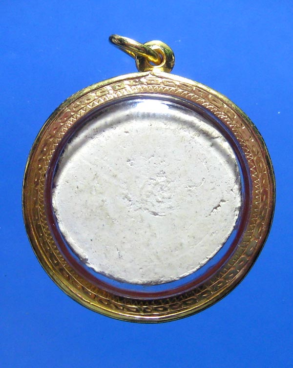 (1) พระจันลอย รุ่นแรก ปี 2507 หลังยันต์เฑาะว์ เนื้อผงพุทธคุณ