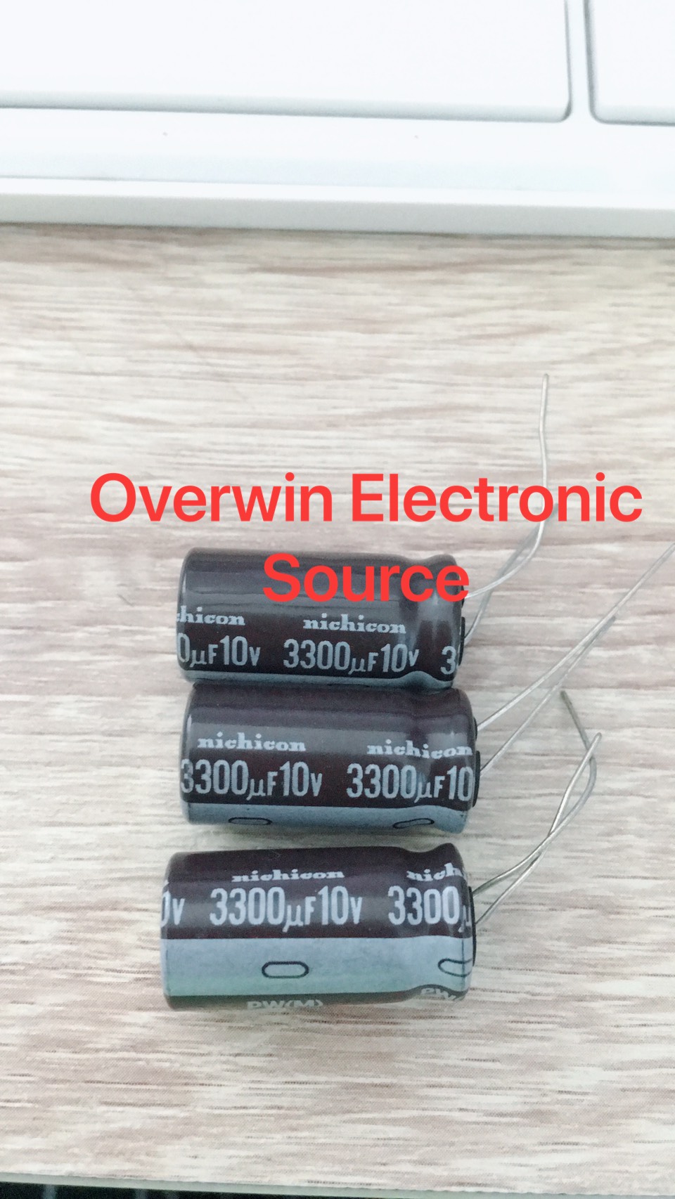 C.3300UF 10V / NICHICON