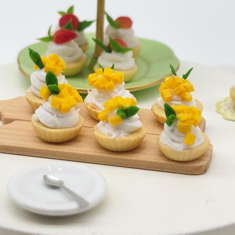 10 pieces Miniature mango tart