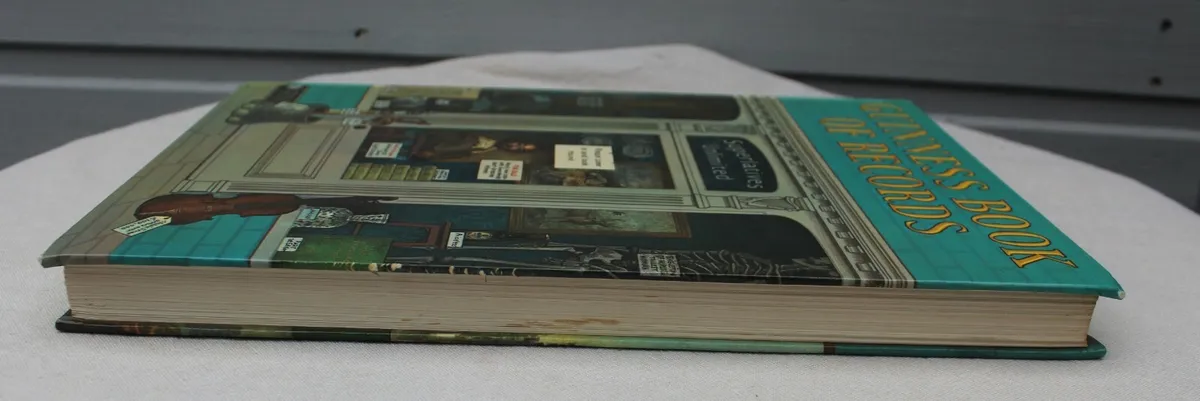 Guinness Book of Records Superlatives Unlimited 1972 Hardback