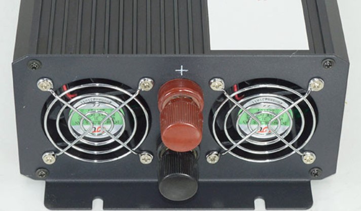 1.อินเวอร์เตอร์ 12v-24v 1000w SWIPOWER (SP-1000L) pure sine wave