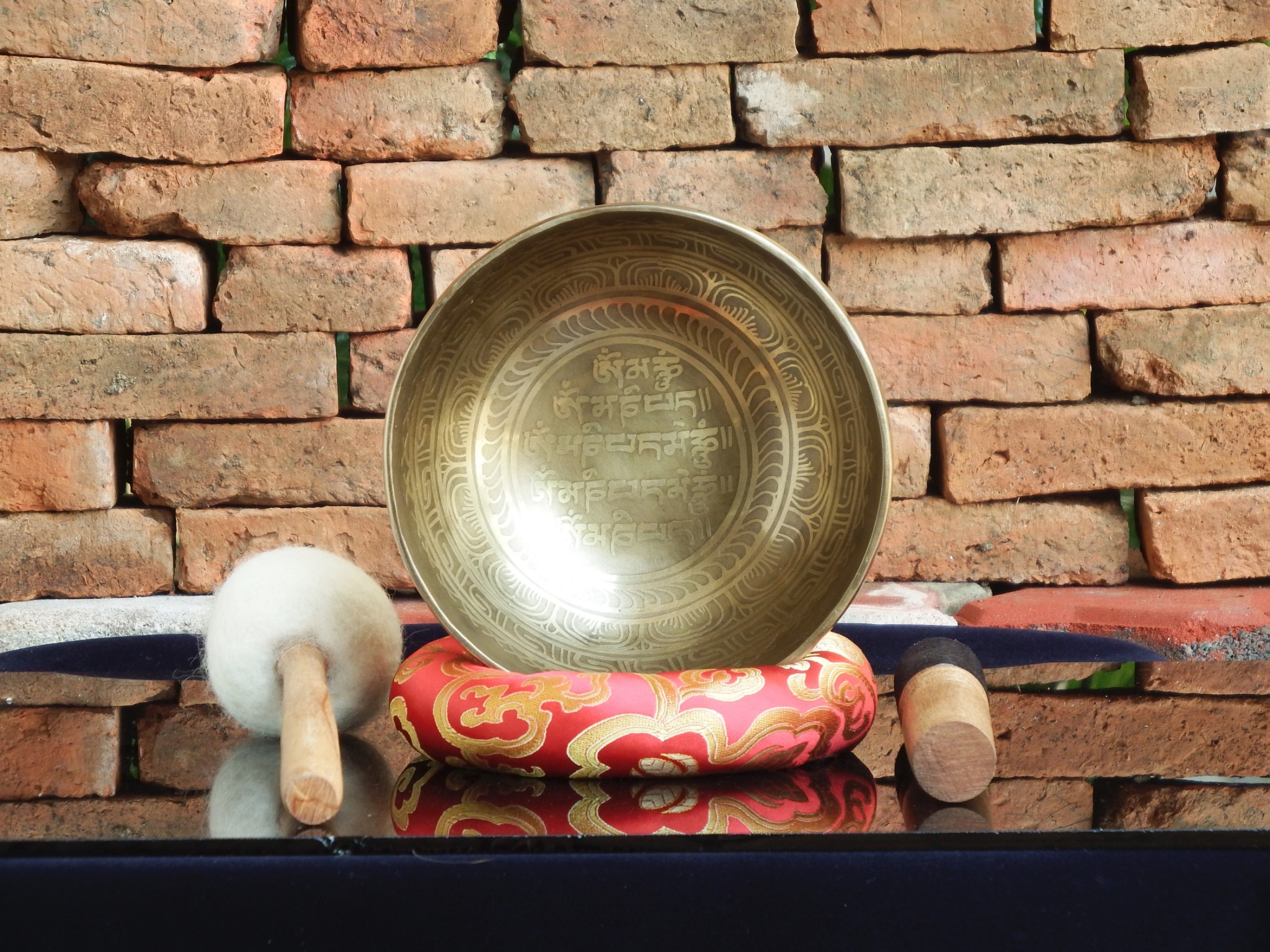 ขันทิเบต(ทองเหลือง) Tibetan Singing Bowl งานทำมือโดยช่างฝีมือชาวเนปาล (16 cm.)