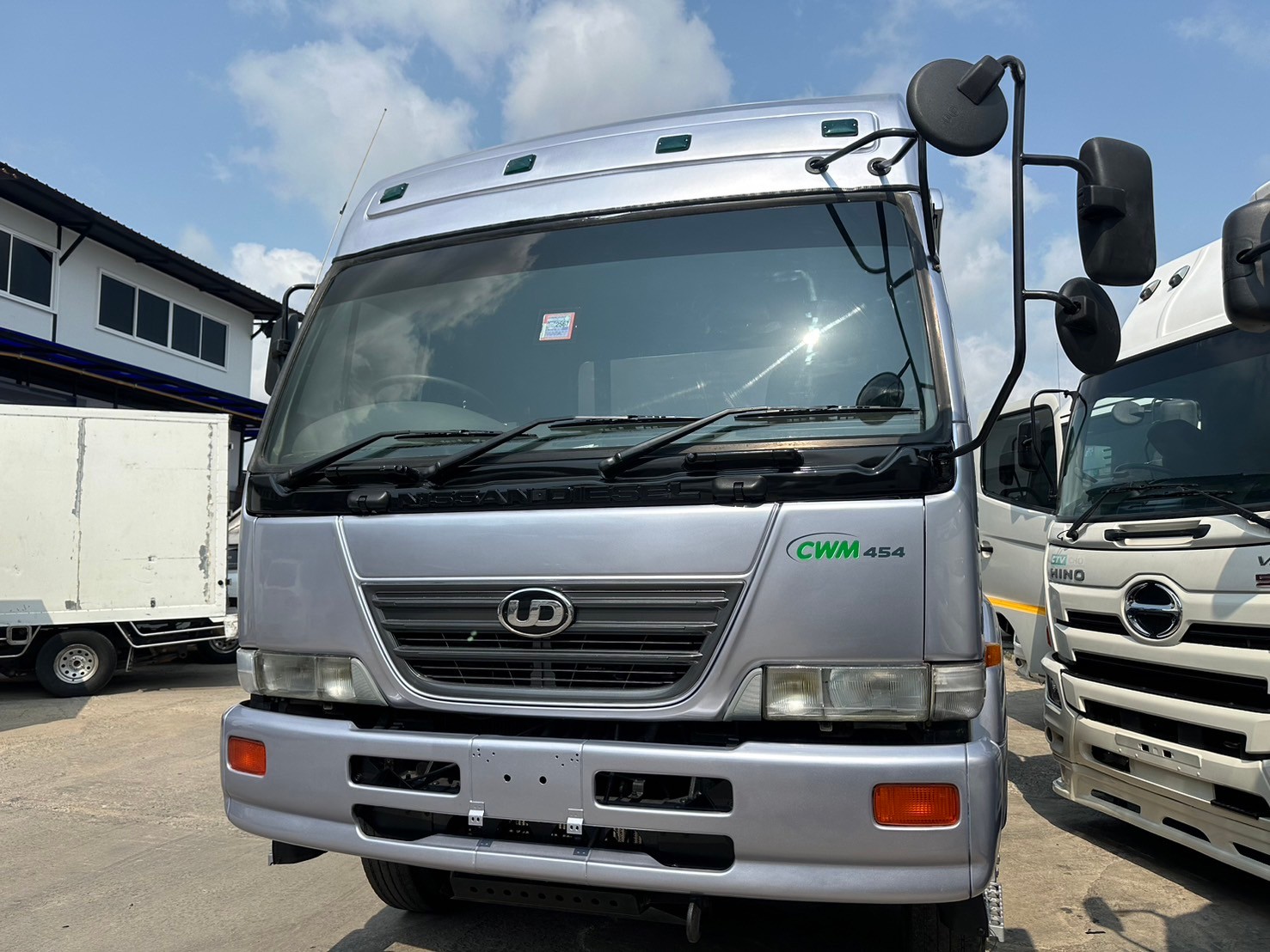 10ล้อหัวลากนิสสันยูดี 320 แรงม้าปี46-47 เก็บงานยางใหม่10เส้นพร้อมใช้งาน690000จัดได้700,000ครับ