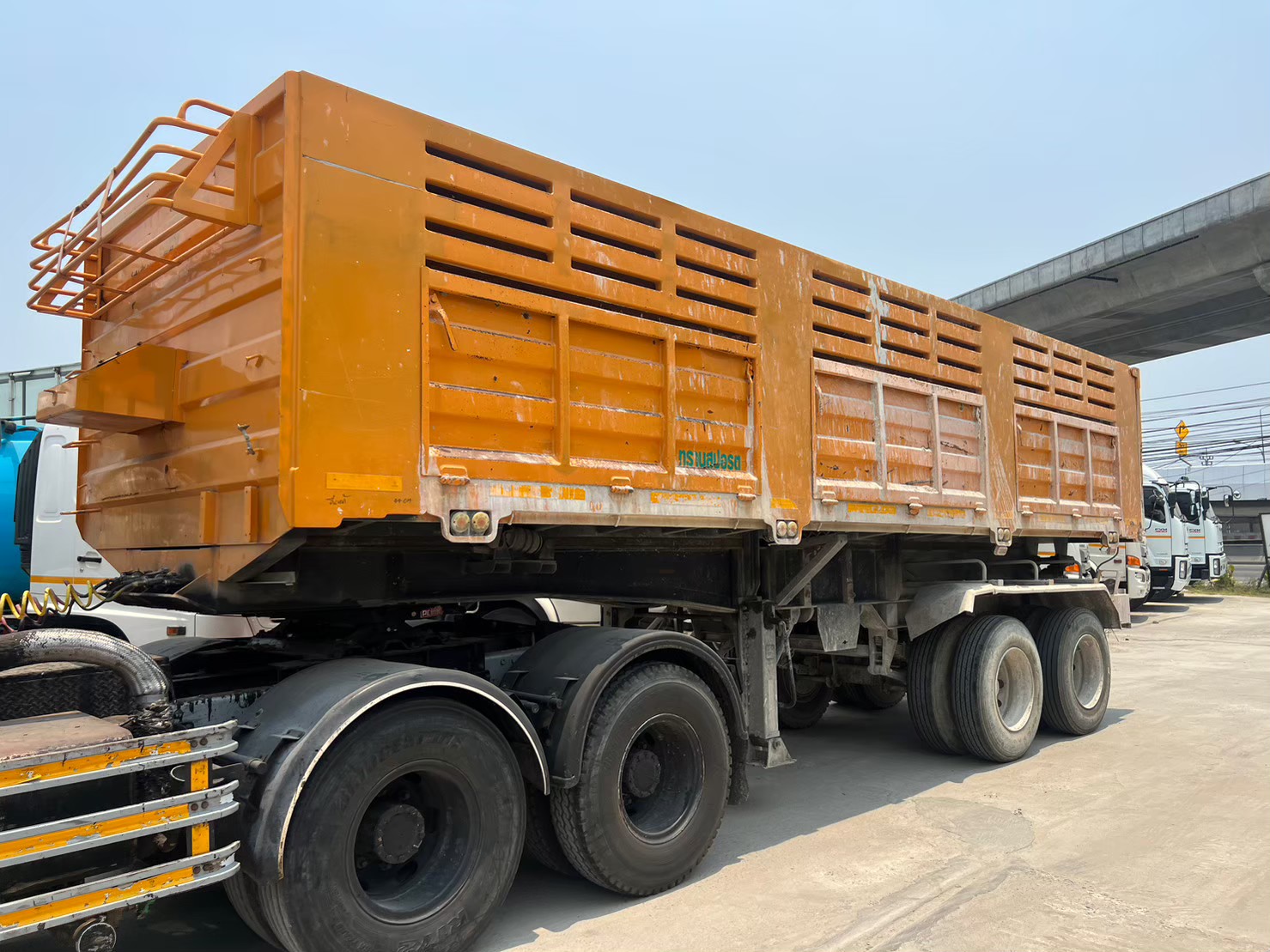 หางเซมิดั้ม2เพลา10น้อตปี2559สภาพพร้อมใช้ 380000