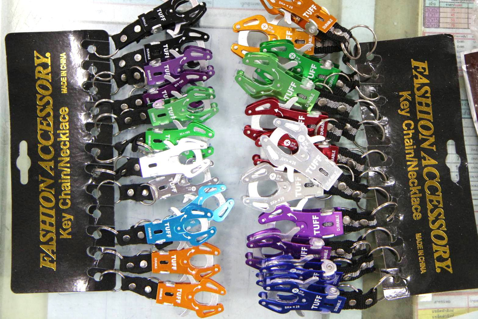 พวงกุญแจ2เขี้ยว/ใหญ่/คละสี