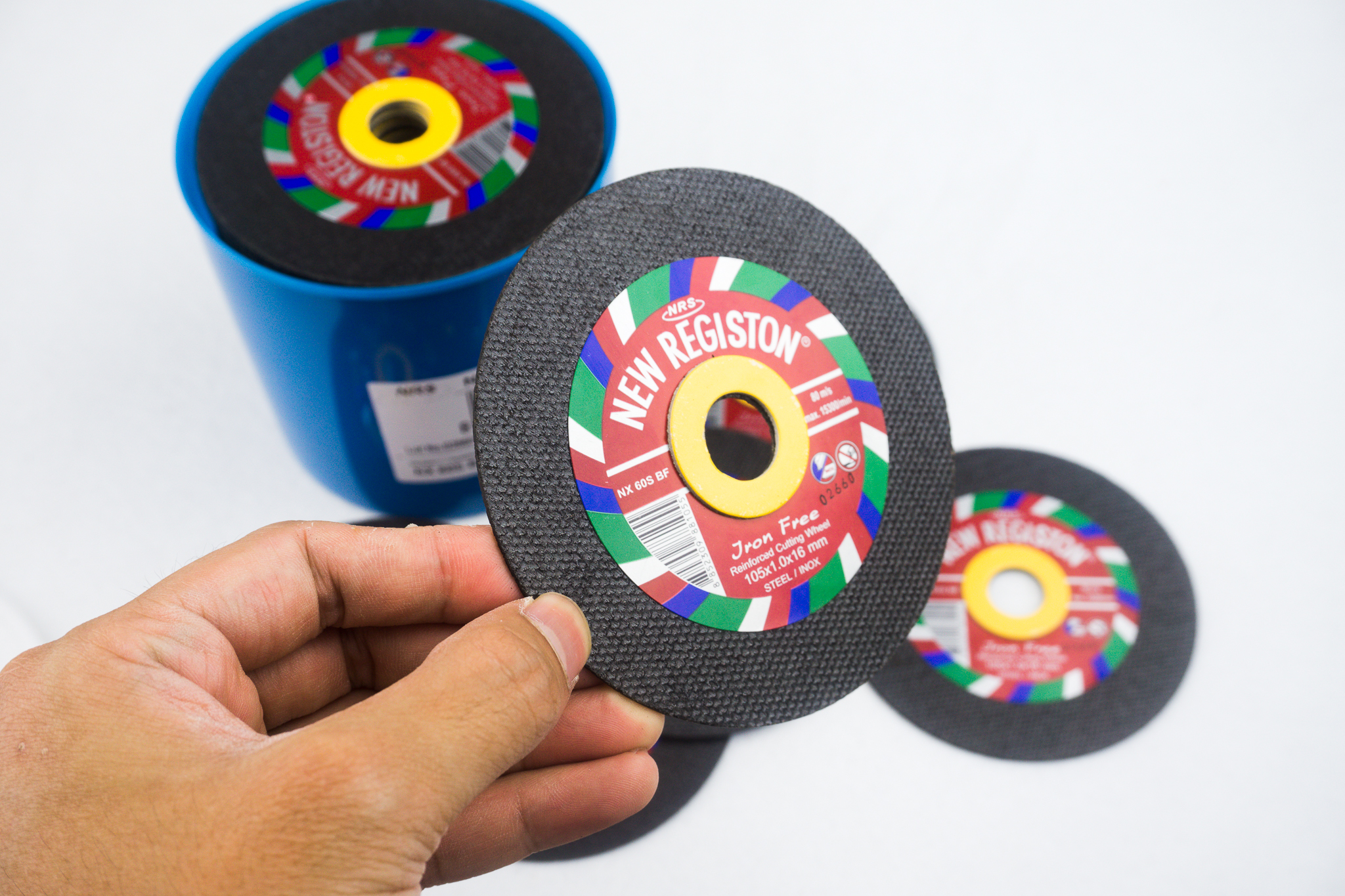 ใบไฟเบอร์ตัดเหล็ก ยี่ห้อ NRS 4 นิ้ว หนา 1 มิล ของแท้ 100% ขายปลีกส่ง ราคาถูก