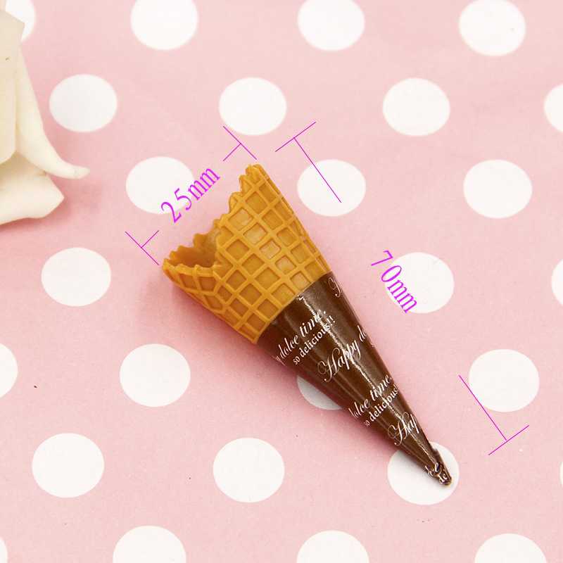 โคนไอศครีมจิ๋วสีน้ำตาลพร้อมปลอกกระดาษไอศครีมจำลองสำหรับงานประดิษฐ์ดินปั้นจากดินเกาหลี ดินญี่ปุ่น ดินไทย