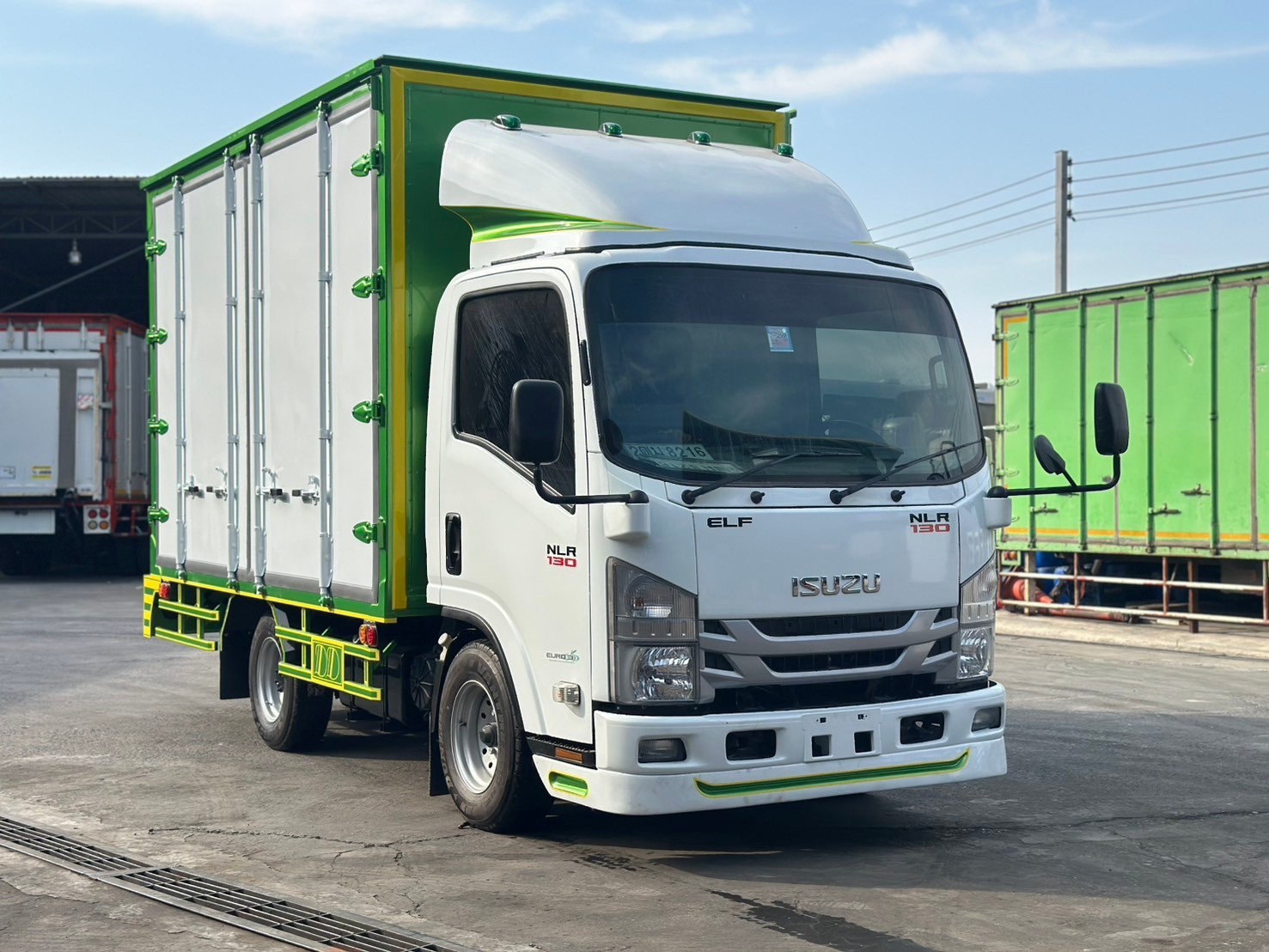 4ล้อตู้10บาน3.4ม.ISUZUปี62 NLR 130แรง ไม่ติดเวลา ย.3.4 ก.1.8 ส 2.1เมตร680,000Pro650,000บ.มี5คัน สีเขียว