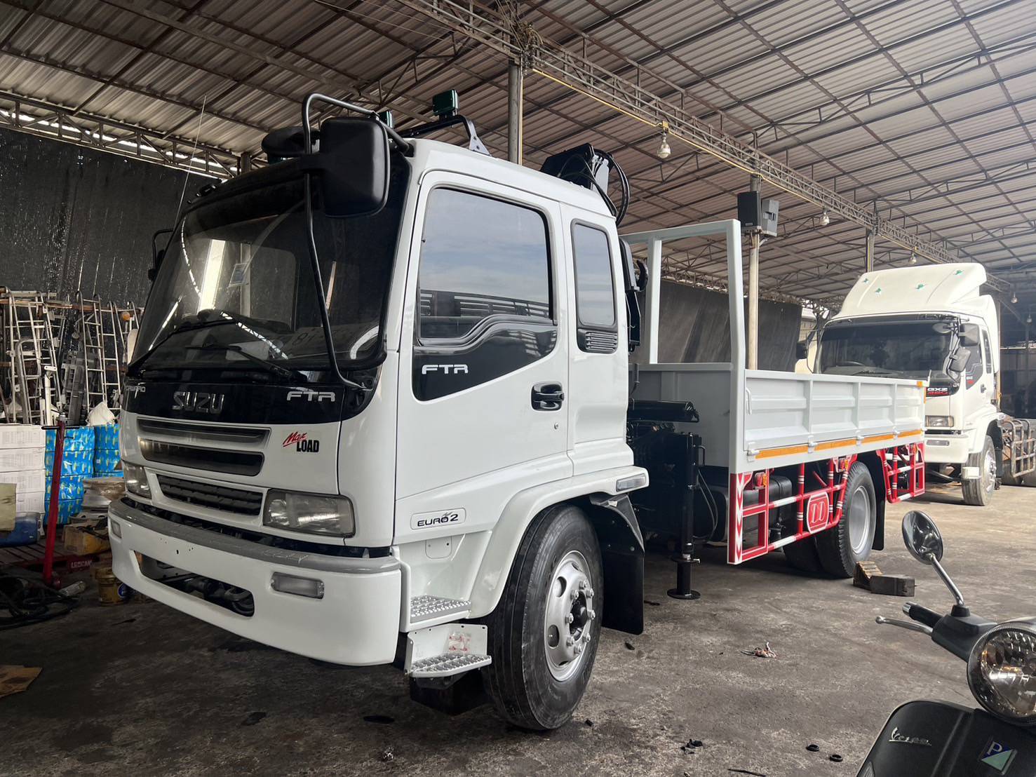 6ล้อเครนอีซูซุ.isuzu FTR200แรง ISUZU MAXLOAD ปี2549 ติดเฮี๊ยบพับ3ตันยางใหม่780,000บ.Pro750,000บ.