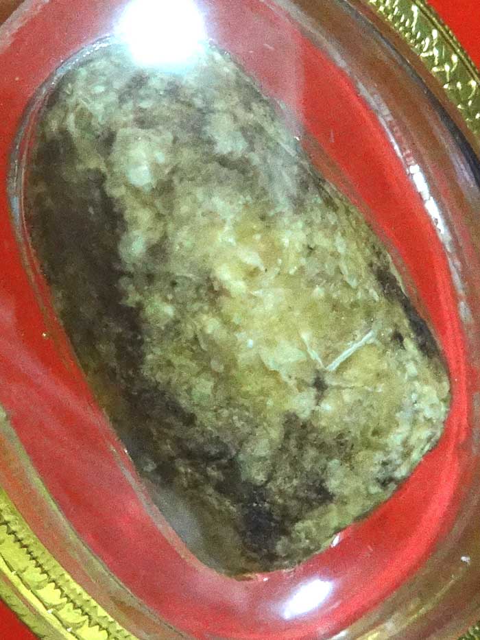 พระกรุวัดพลับ พิมพ์เข่ากว้าง เนื้อผง จ.กรุงเทพ เลี่ยมทองพร้อมบูชา