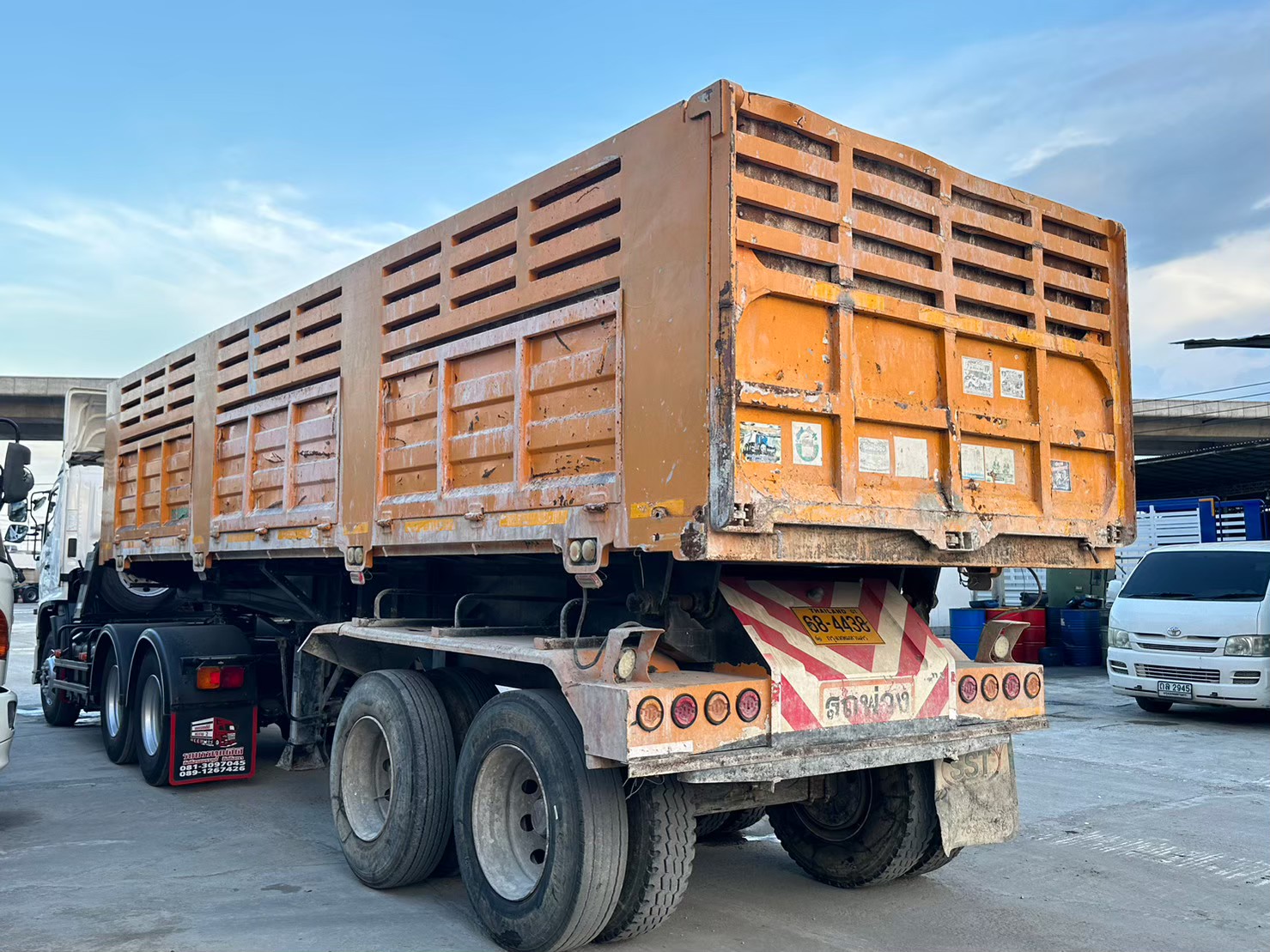 หางเซมิดั้ม2เพลา10น้อตปี2559สภาพพร้อมใช้ 380000