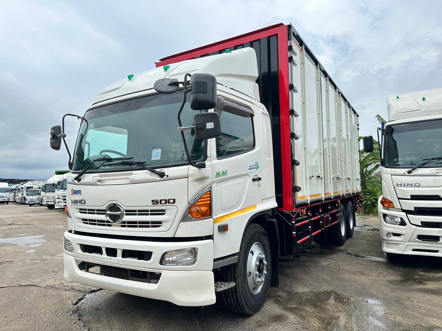 10ล้อตู้ทึบ7.6 ม.HINO Victor FL8J 212แรง ปี57ย.7.6ก.2.45ส.2.6ม.วิ่ง3.5แสน 1.31Pro1.28ล.S9911