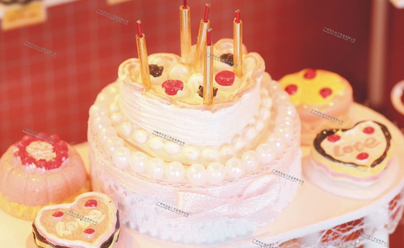 โมเดลจำลองร้านขายเบเกอรี่จิ๋วแสนหวานสำหรับงานDIY ประดิษฐ์บ้านจิ๋วจำลอง cake diy style europe