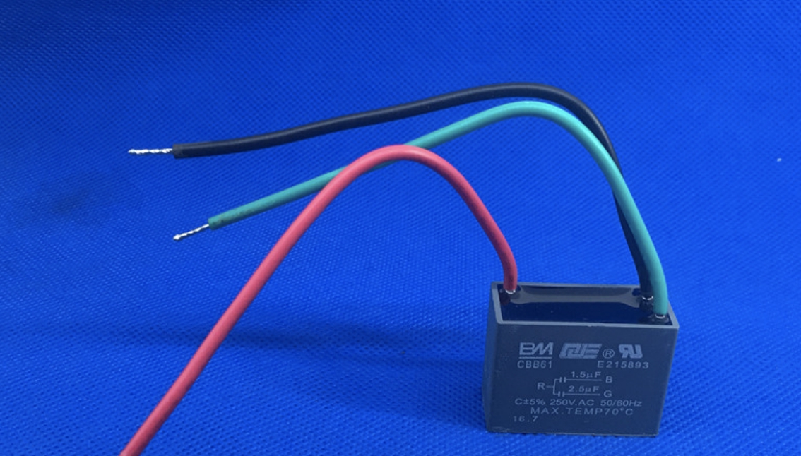 คาปาซิเตอร์ (Capacitor Fan) พัดลม 1.5uf +2.5uf 250 Vac CBB61 3 สาย