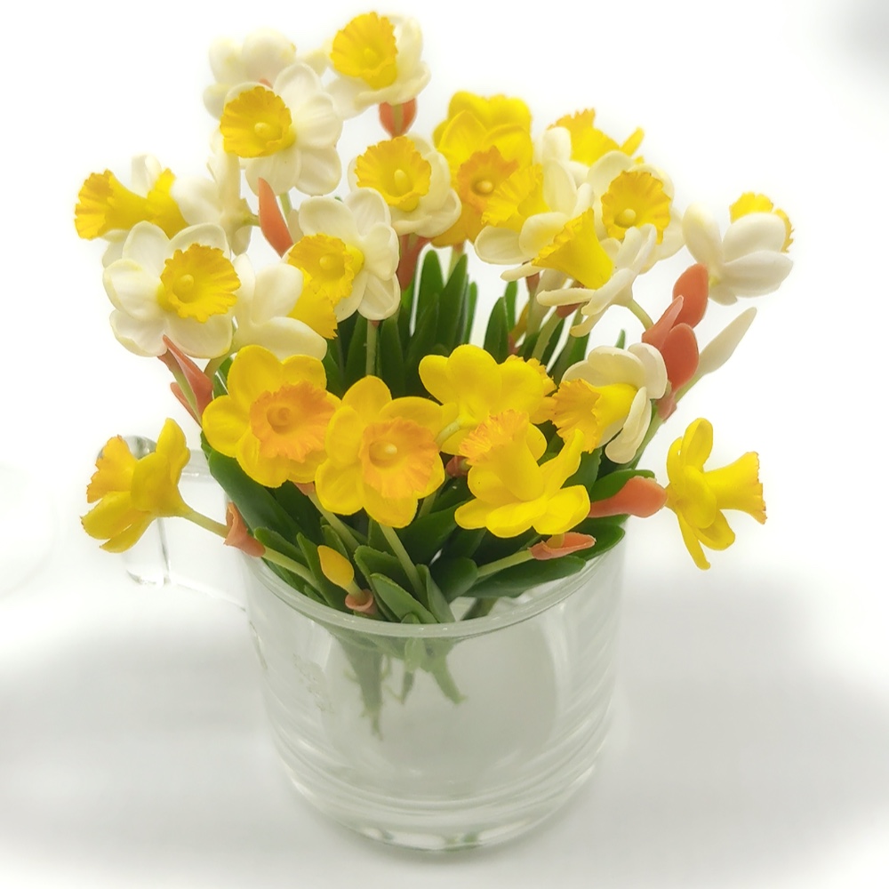 4 Bunch Mini White-Yellow Daffodils scale 1:6