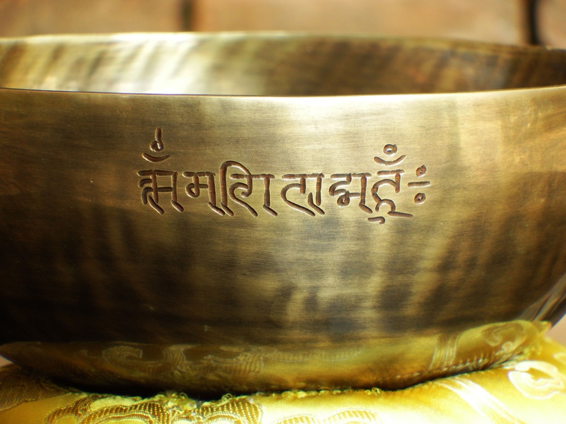 ขันทิเบต(ทองเหลือง) Tibetan Singing Bowl งานทำมือโดยช่างฝีมือชาวเนปาล (17 cm.)