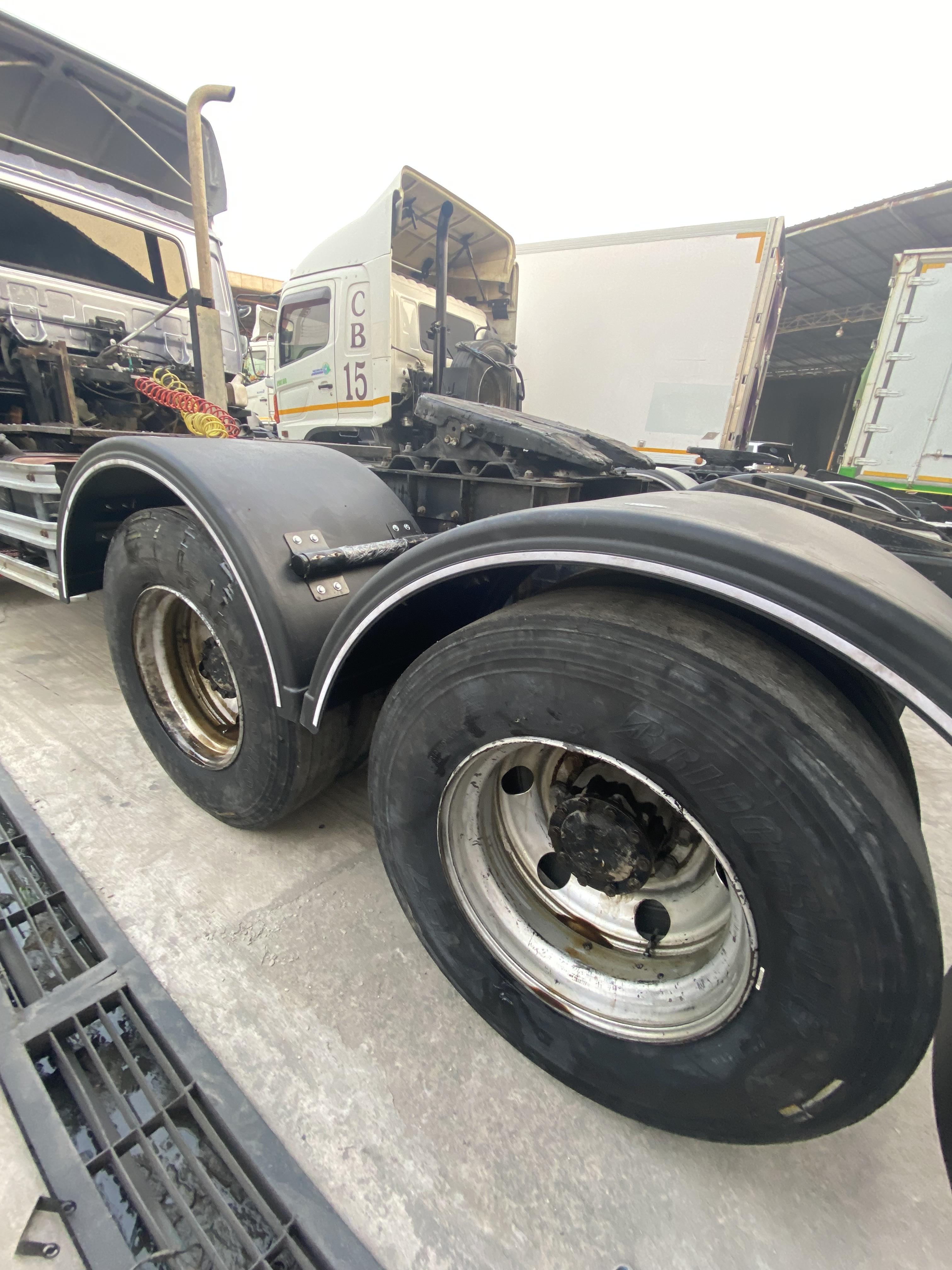 10ล้อหัวลากนิสสันยูดี 320 แรงม้าปี46-47 เก็บงานยางใหม่10เส้นพร้อมใช้งาน690000จัดได้700,000ครับ