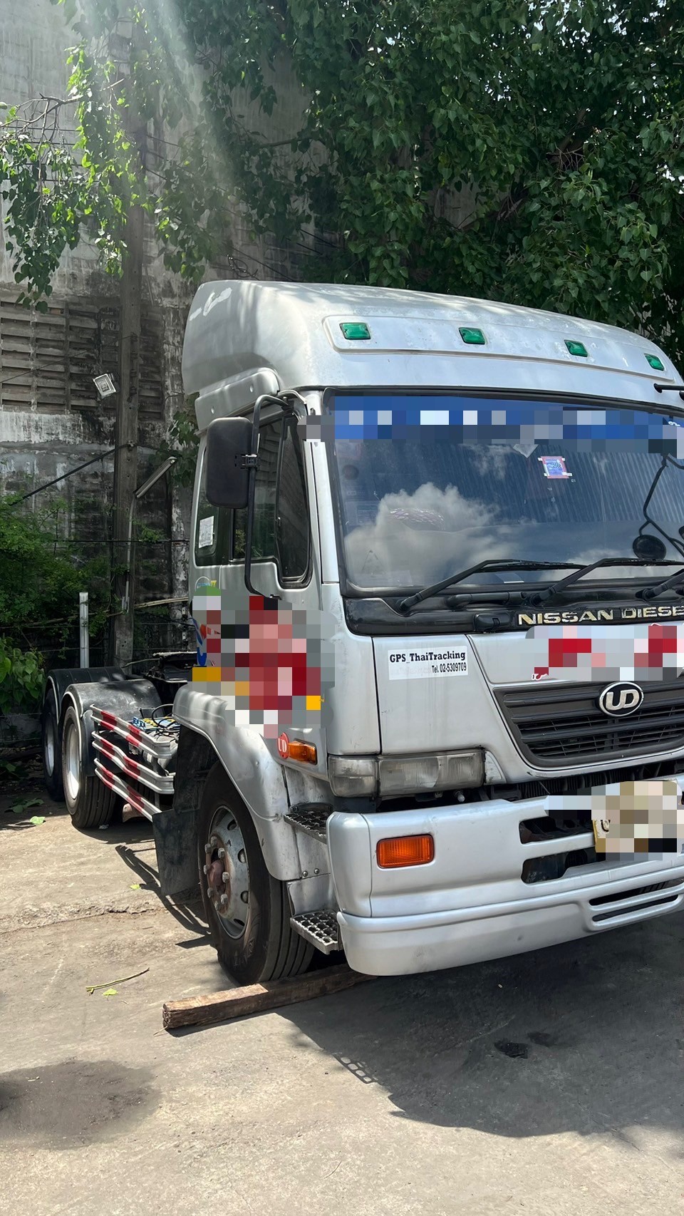 10ล้อหัวลากNISSAN UD 454 นิสสันยูดี 320แรงม้าปี2551 355,000 ขายตามสภาพไม่รับประกัน