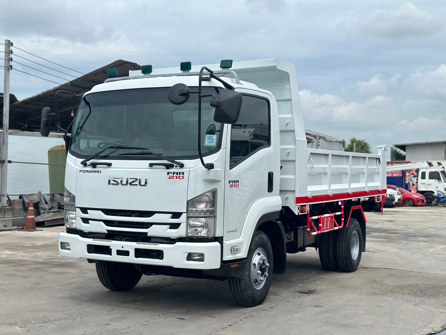6ล้อดั้มอีซุซุISUZU FRR 210แรงปี2564บรรจุ5Qขายตามสภาพ สด1,020,000บ.Pro990,000บ.s6100