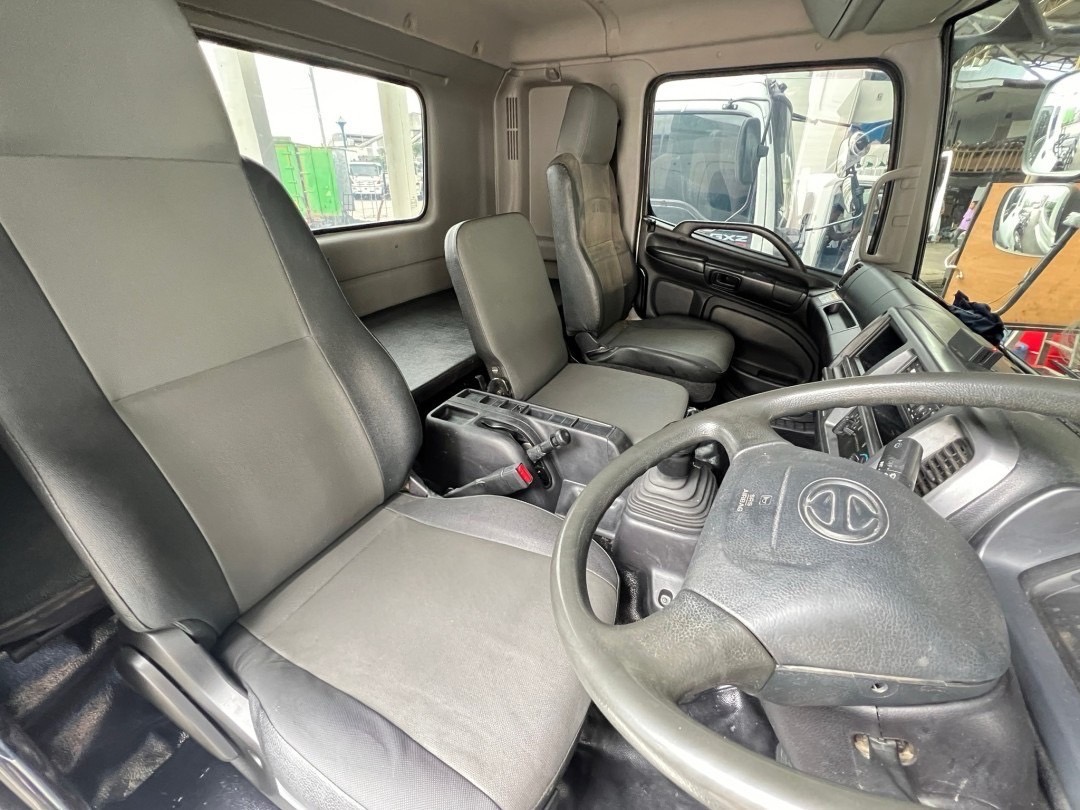 10ล้อพื้นเรียบ7.5ม.FL8J 260แรงHINOปี2563 เปลี่ยนยาง วิ่งน้อย1.85แสน 1.75ล.