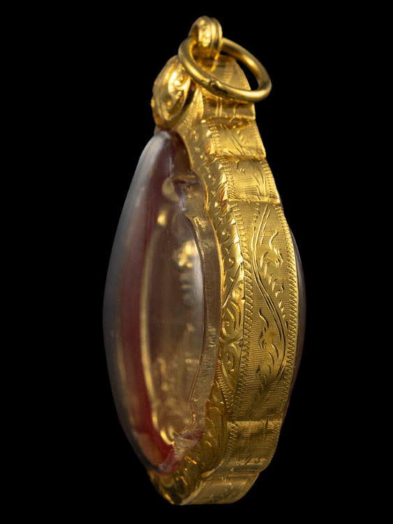 เหรียญในหลวง 4 รอบ ปี 2518 กะไหล่ทอง พร้อมเลี่ยมทองคำแท้