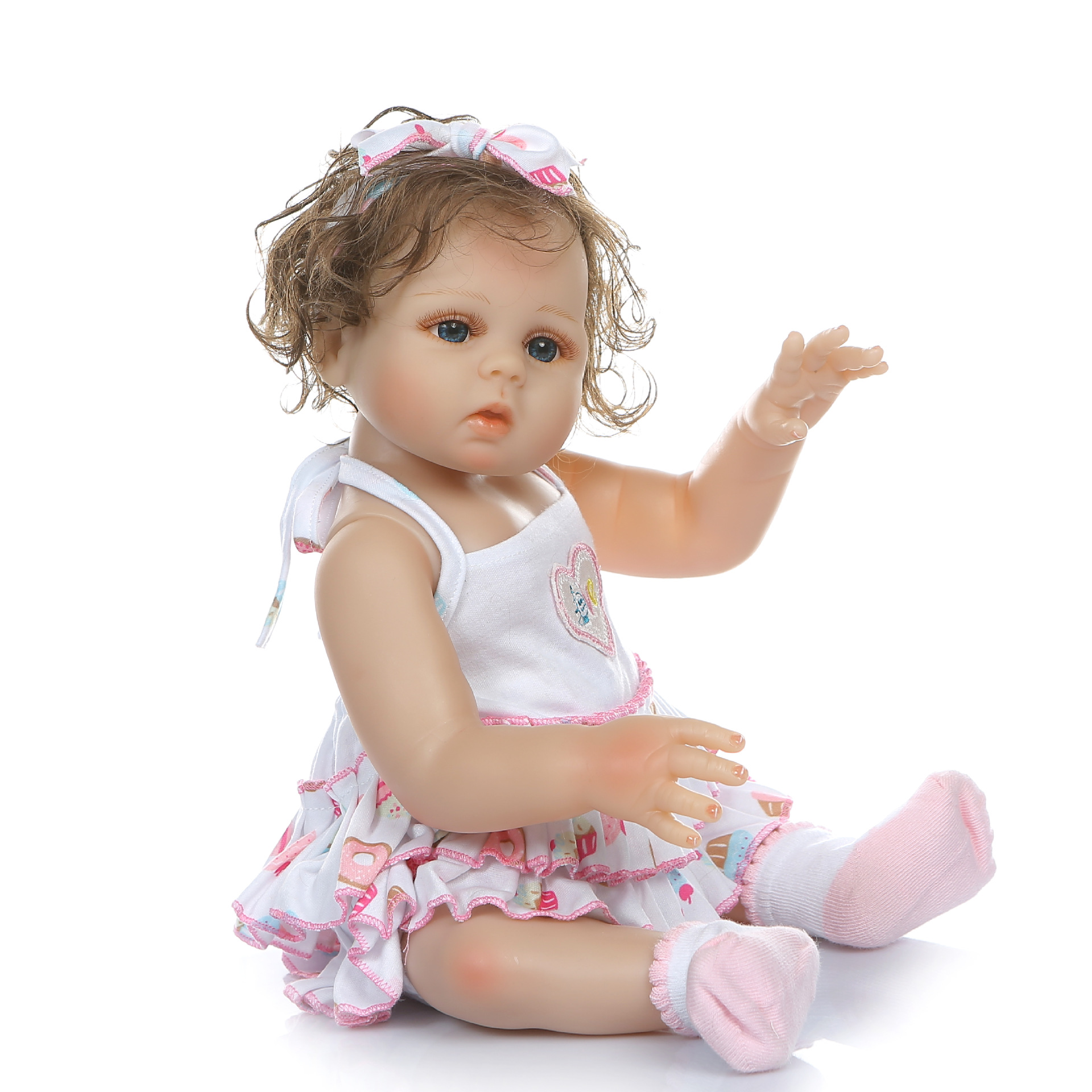 Reborn doll รีบอร์นดอลล์อาบน้ำได้มาพร้อมตุ๊กตายีร๊าฟตุ๊กตาทารกจำลองสไตล์เหมาะสำหรับนักสะสมและผู้ที่รักตุ๊กตา