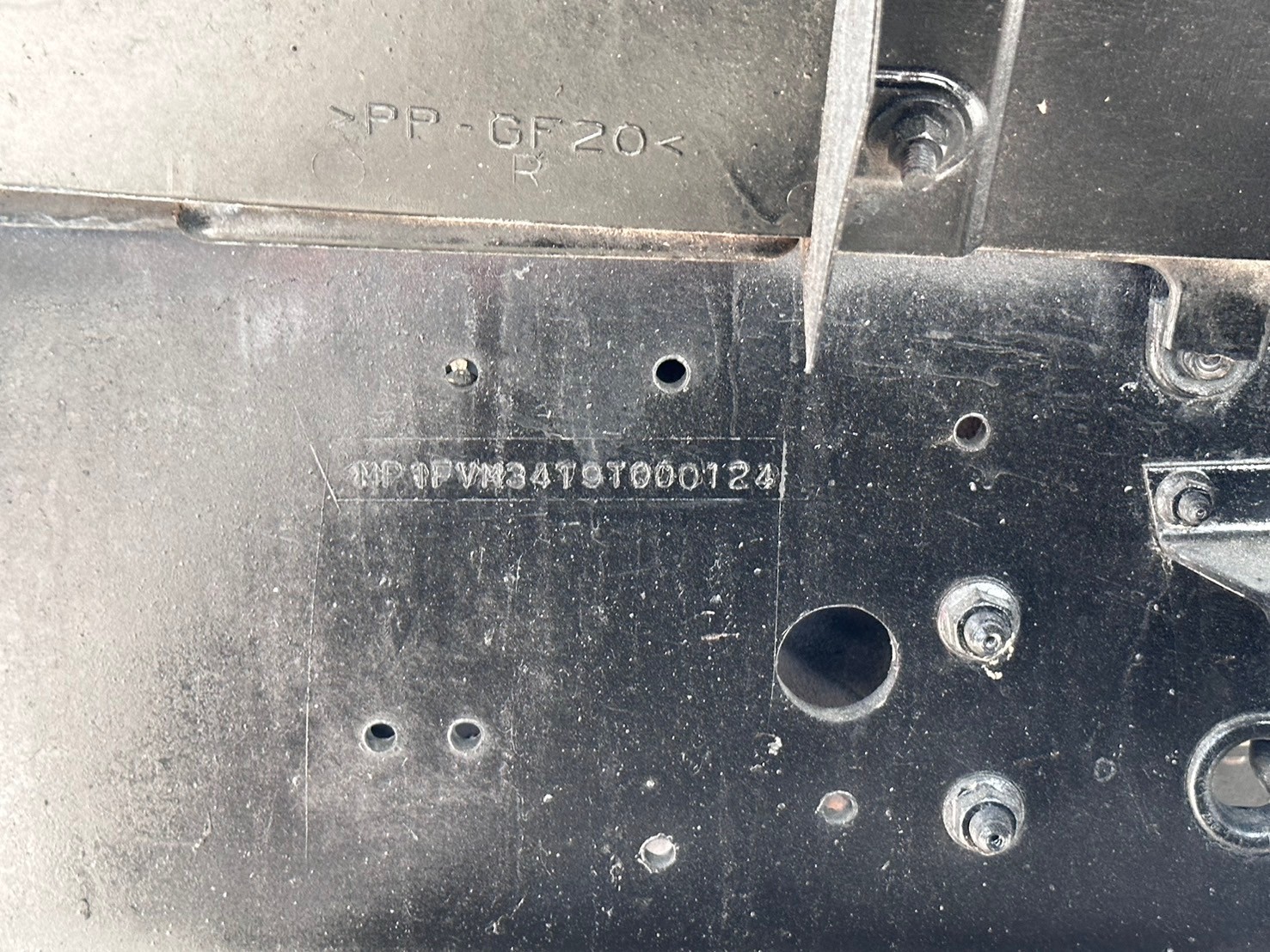 10ล้อคัดซี7.5ม. ISUZU FVM 240 ปี2552-53ราคา 820,000บ.Pro790,000บ.0169-0124มี2คัน