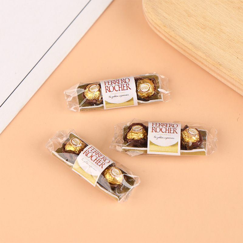 ferreroจิ๋วงานบ้านตุ๊กตาจำลองมินิอาหารของเล่นสามช็อคโกแลตเครื่องประดับฉากขนาดเล็กกระดาาห่อสีทองสวยหรูหรา