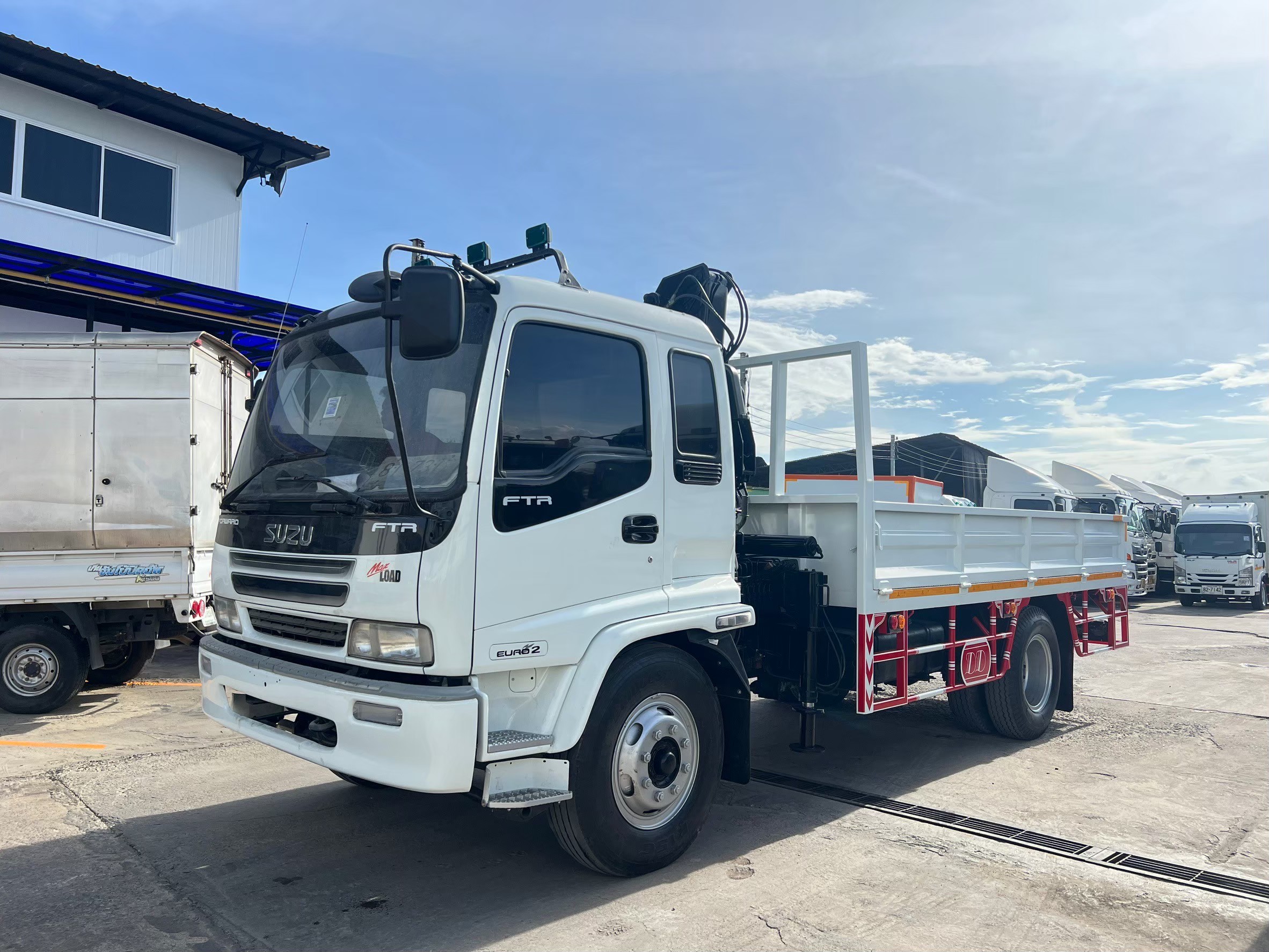6ล้อเครนอีซูซุ.isuzu FTR200แรง ISUZU MAXLOAD ปี2549 ติดเฮี๊ยบพับ3ตันยางใหม่780,000บ.Pro750,000บ.
