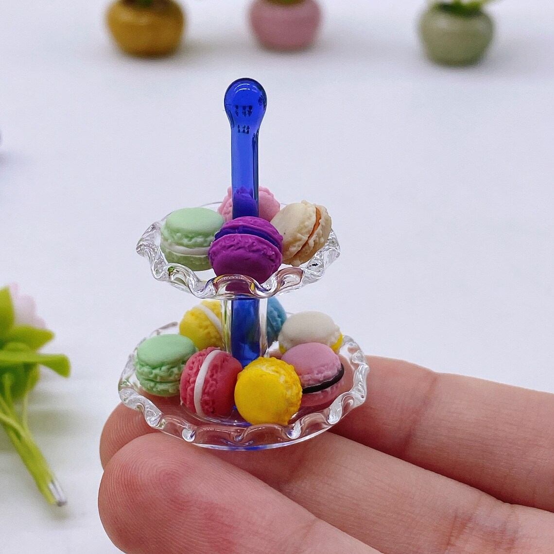 2 layer glass Stand with Macaroons
