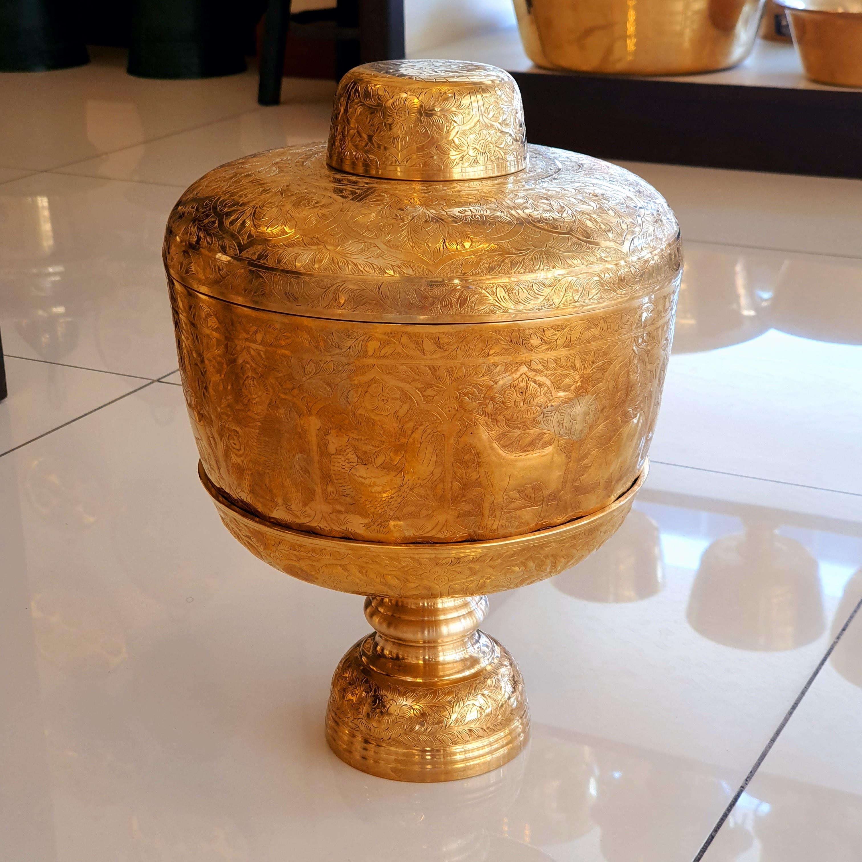 ขันน้ำมนต์ทองเหลืองตอกลาย