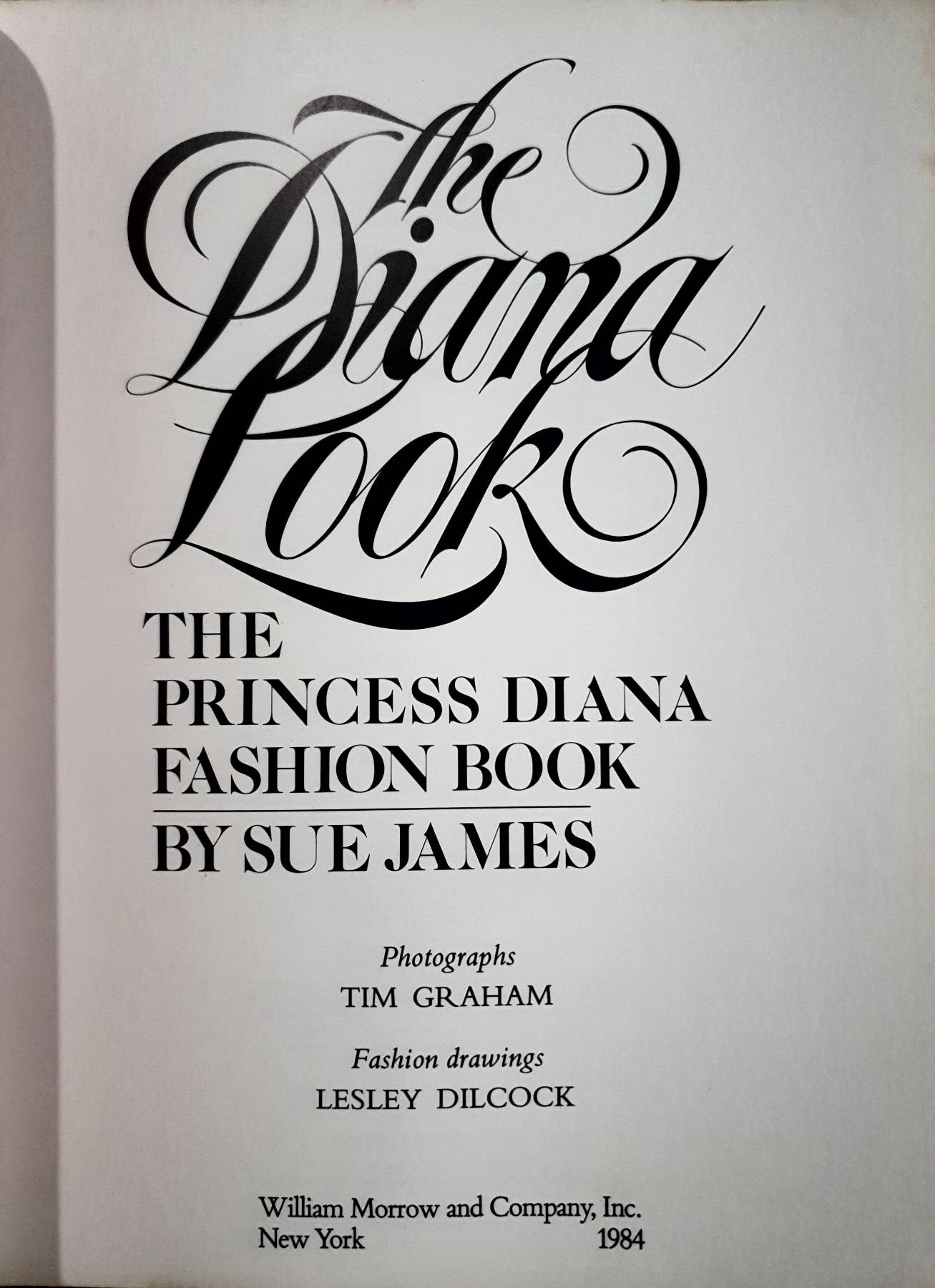 The Diana Look The Princess Diana Fashion Book by Sue James | Paperback
