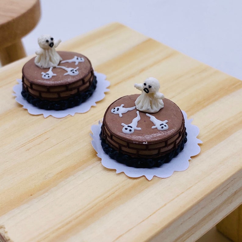 Miniature Halloween Cake made polymer