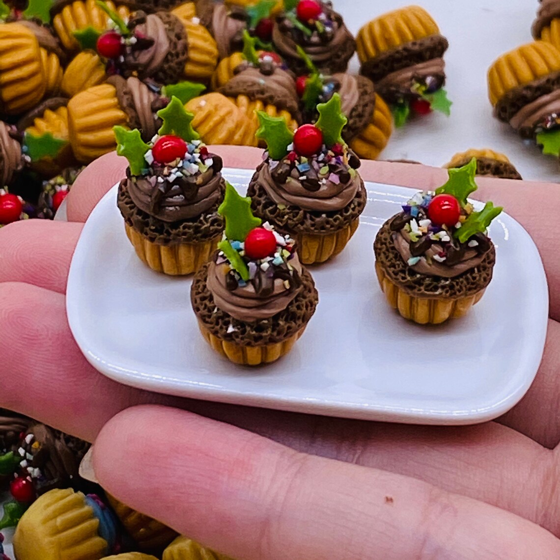 10 pieces Miniature Cupcake