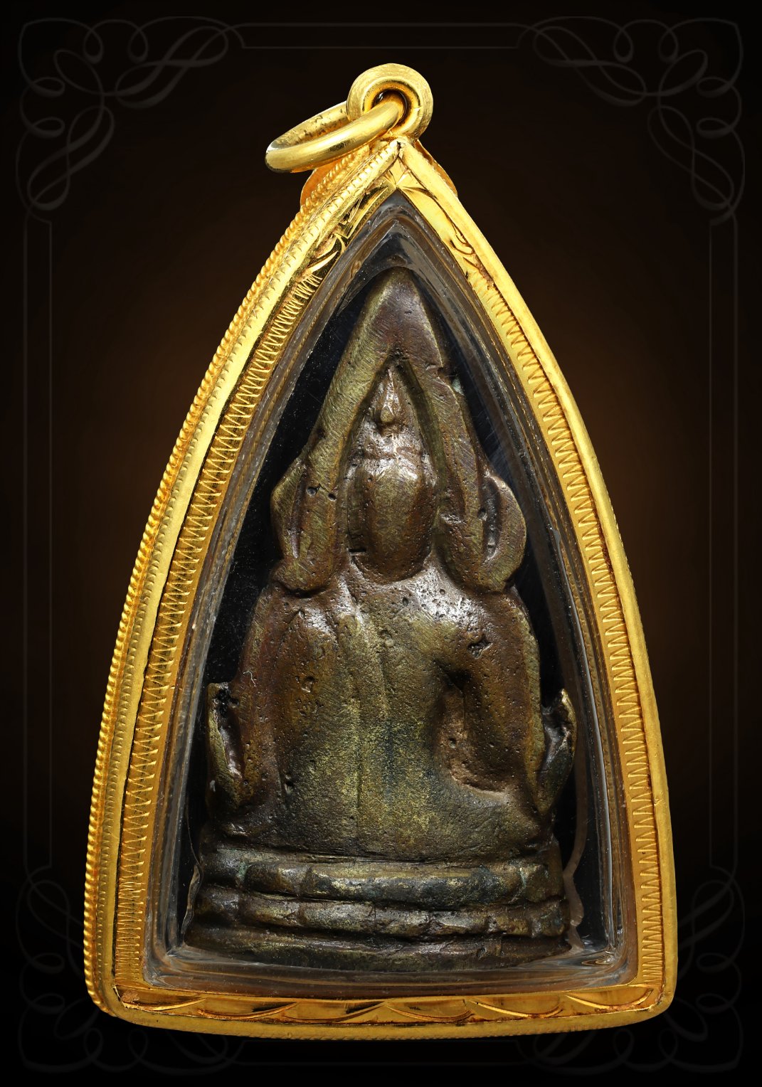 พระพุทธชินราชอินโดจีน ปี 2485 พิมพ์ B เลี่ยมทองหนาๆ พร้อมบูชา