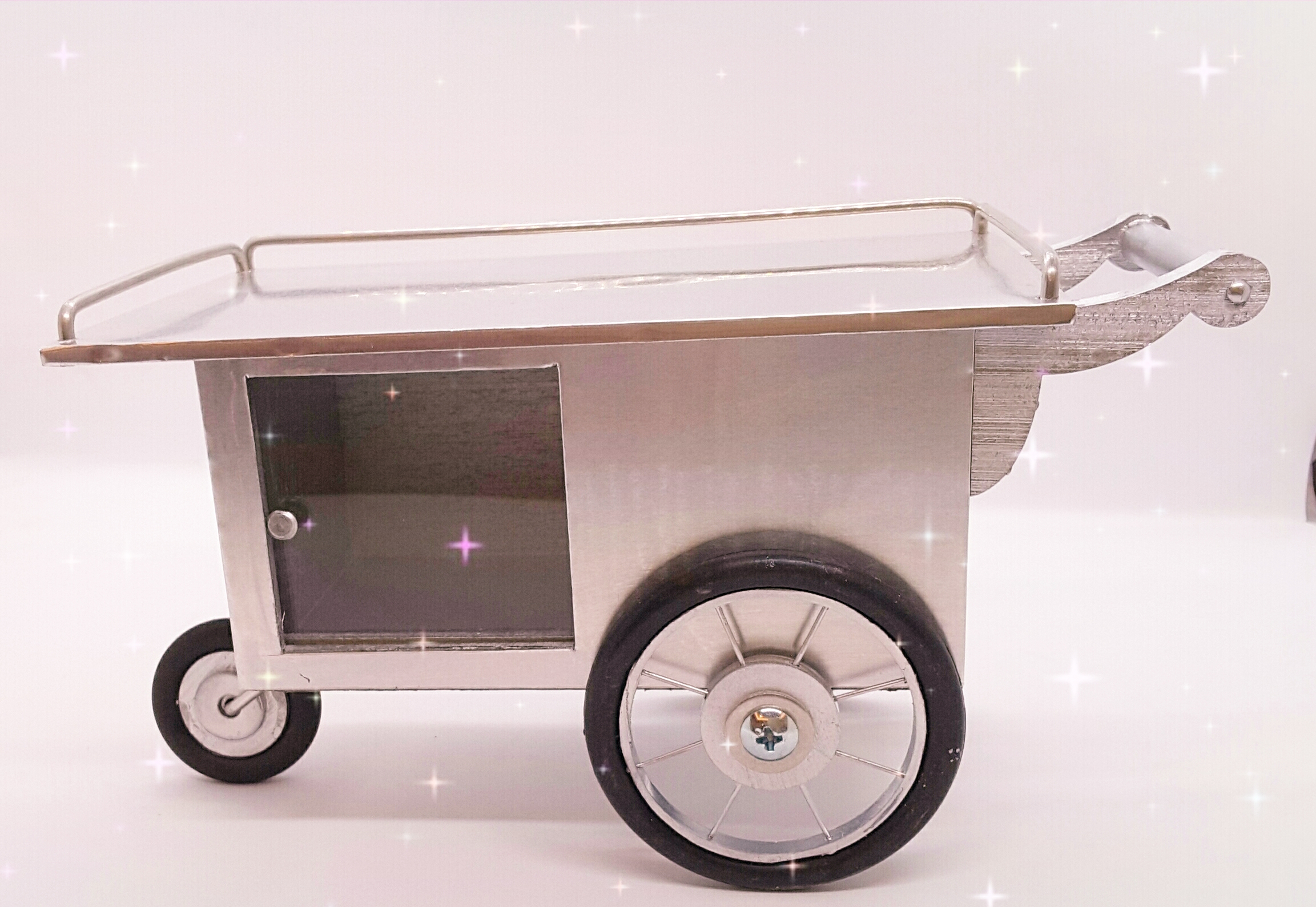 รถเข็นจิ๋วสามล้อสีเงินเหมาะสำหรับจัดตกแต่งร้านค้าจิ๋วร้านอาหารจิ๋วจำลอง