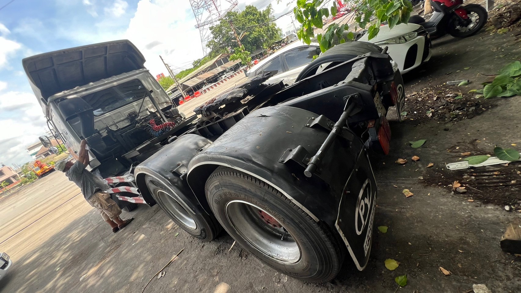 10ล้อหัวลากNISSAN UD 454 นิสสันยูดี 320แรงม้าปี2551 355,000 ขายตามสภาพไม่รับประกัน