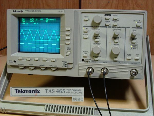 Ossilloscope Tektronix TAS 465 100Mhz