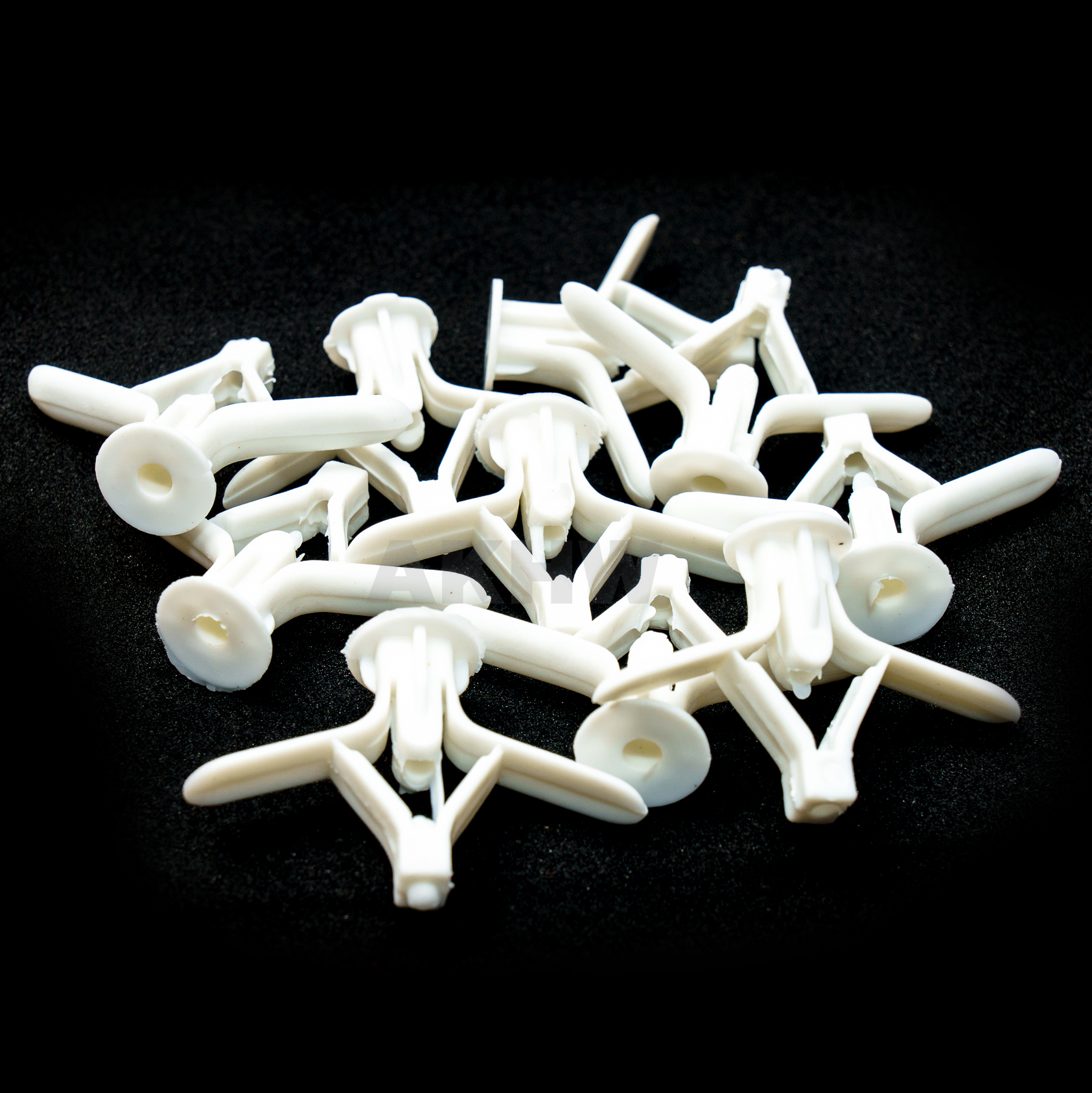 พุ๊กปีกผีเสื้้อ KingsMan สำหรับยึดฝ้าหรือผนังกลวง [ขายปลีก/ส่ง]