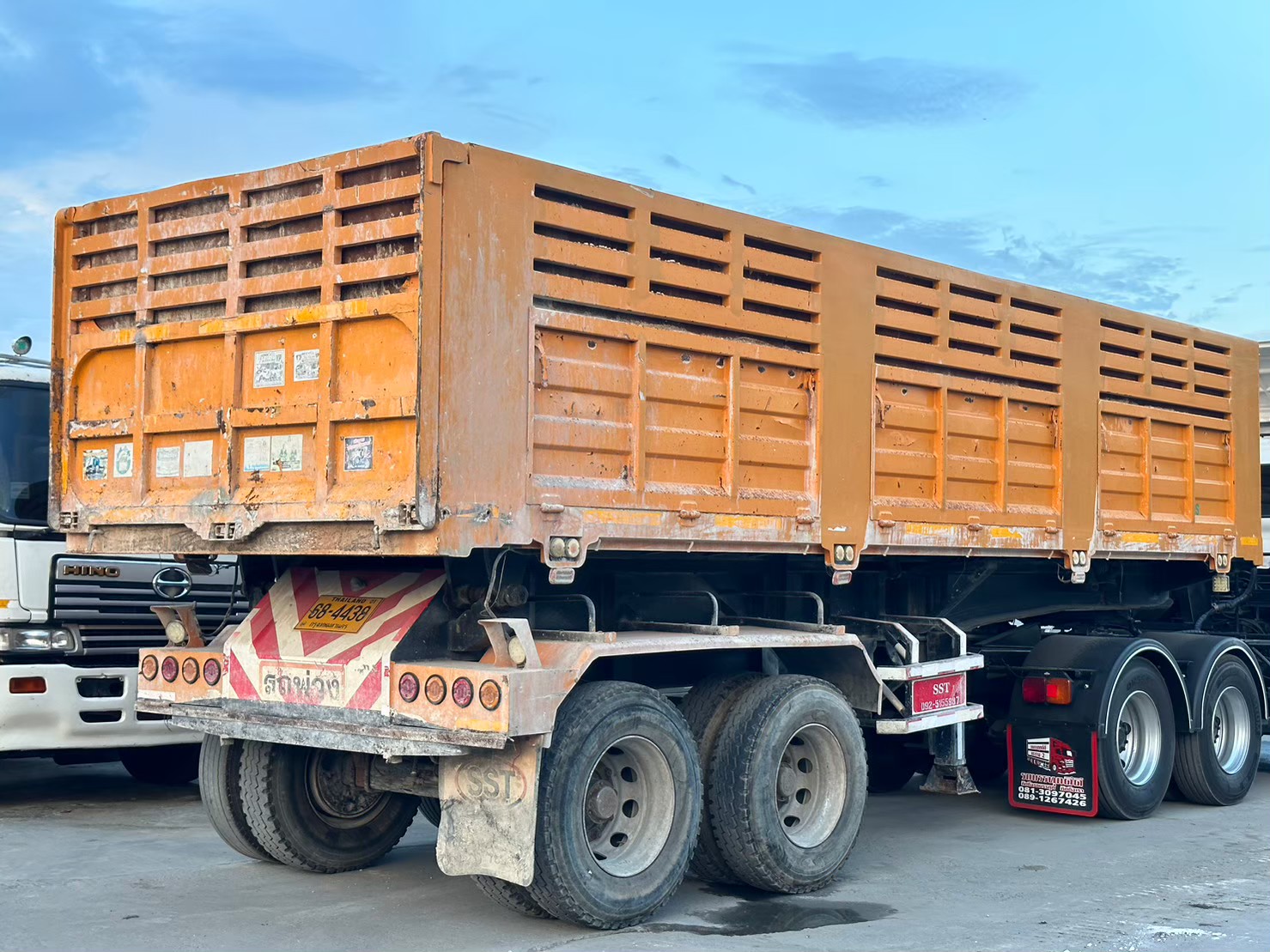 หางเซมิดั้ม2เพลา10น้อตปี2559สภาพพร้อมใช้ 380000