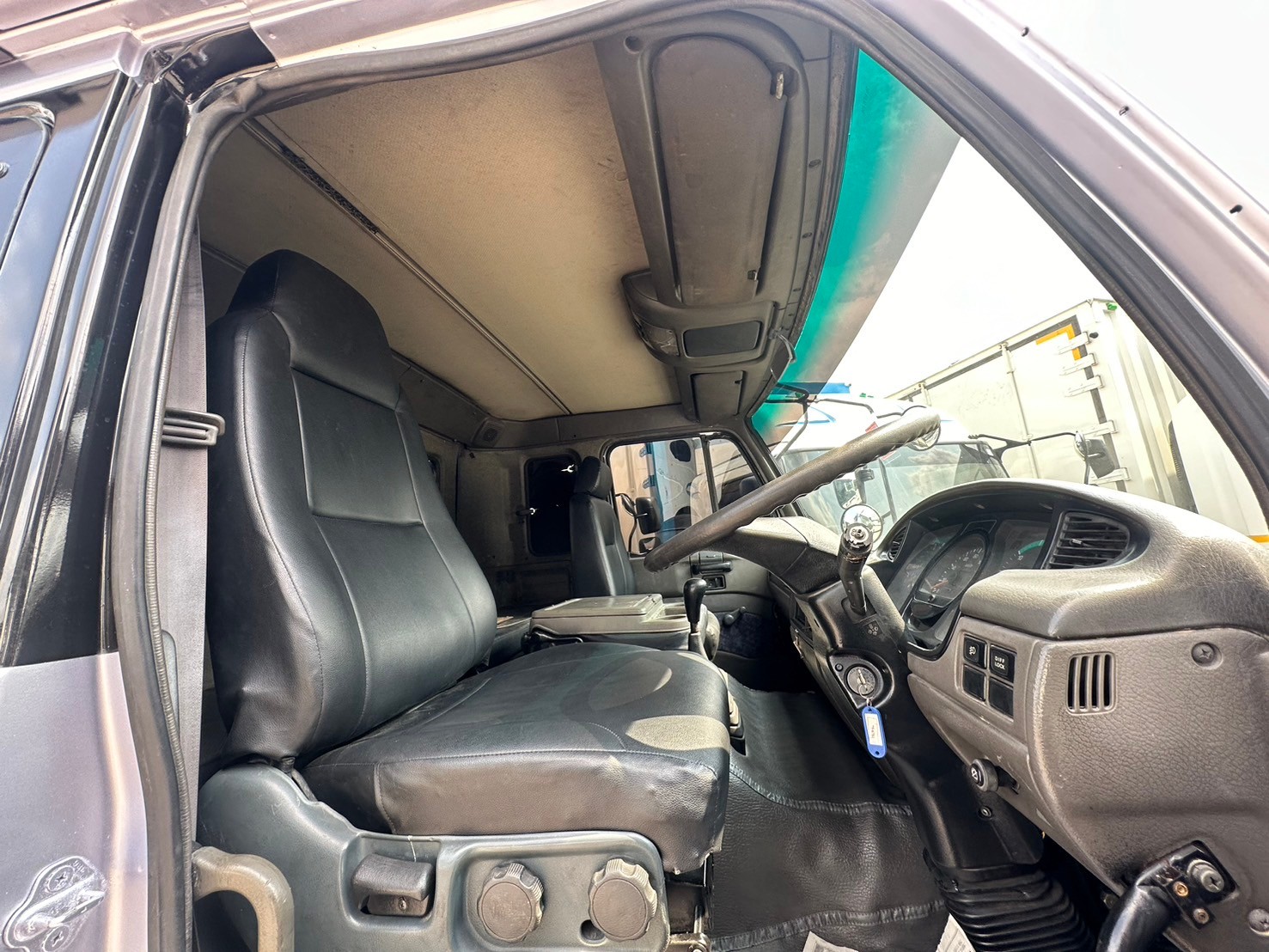 10ล้อหัวลากนิสสันยูดี 320 แรงม้าปี46-47 เก็บงานยางใหม่10เส้นพร้อมใช้งาน690000จัดได้700,000ครับ