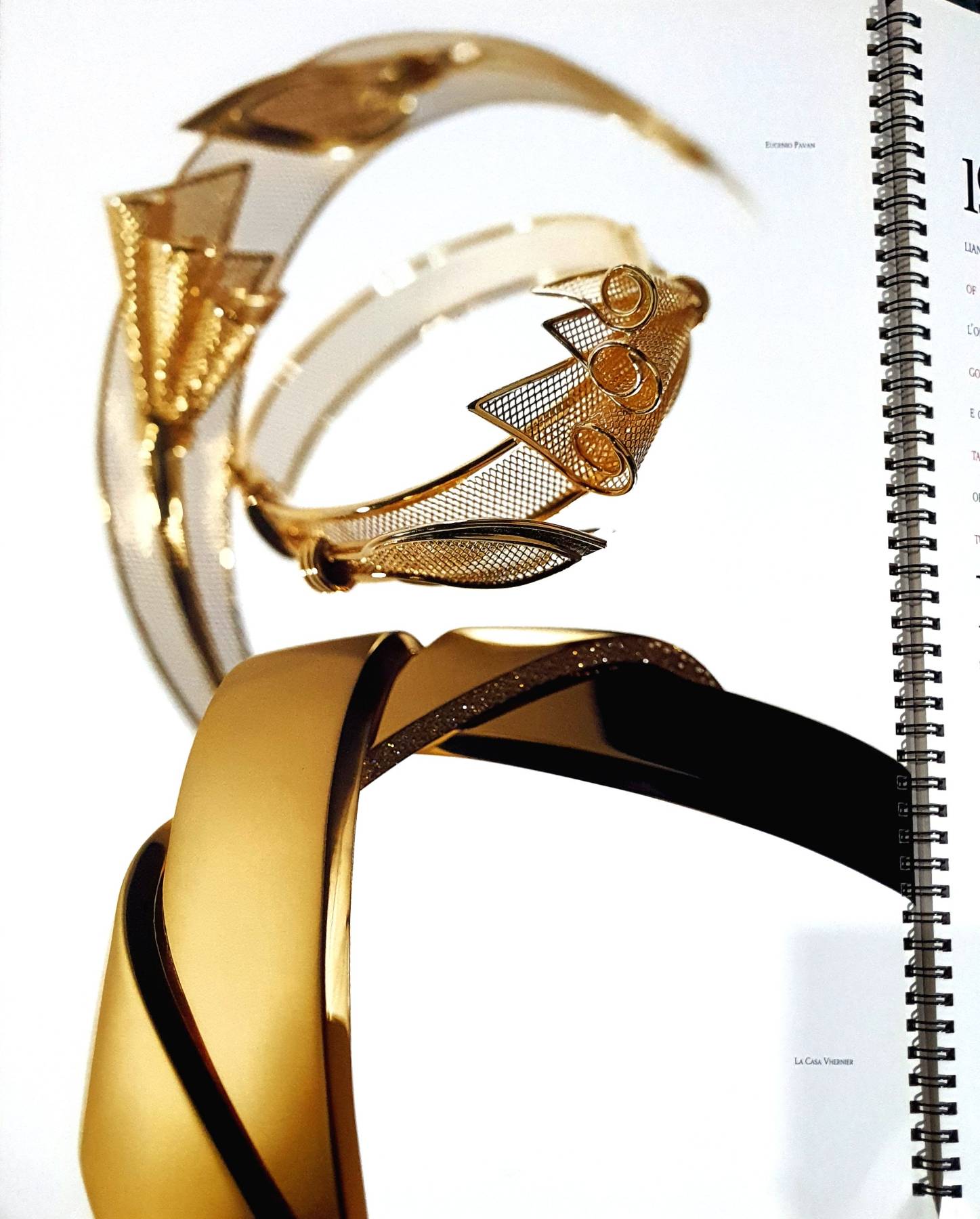 GOLD TRENDS 1994-95 , YOUR INDISPENSABLE GUIDE TO GOLD JEWELLERY DESIGN ENSURES YOUR PRODUCTS REFLECT CHANGING LIFE STYLE AND CONSUMER TASTES