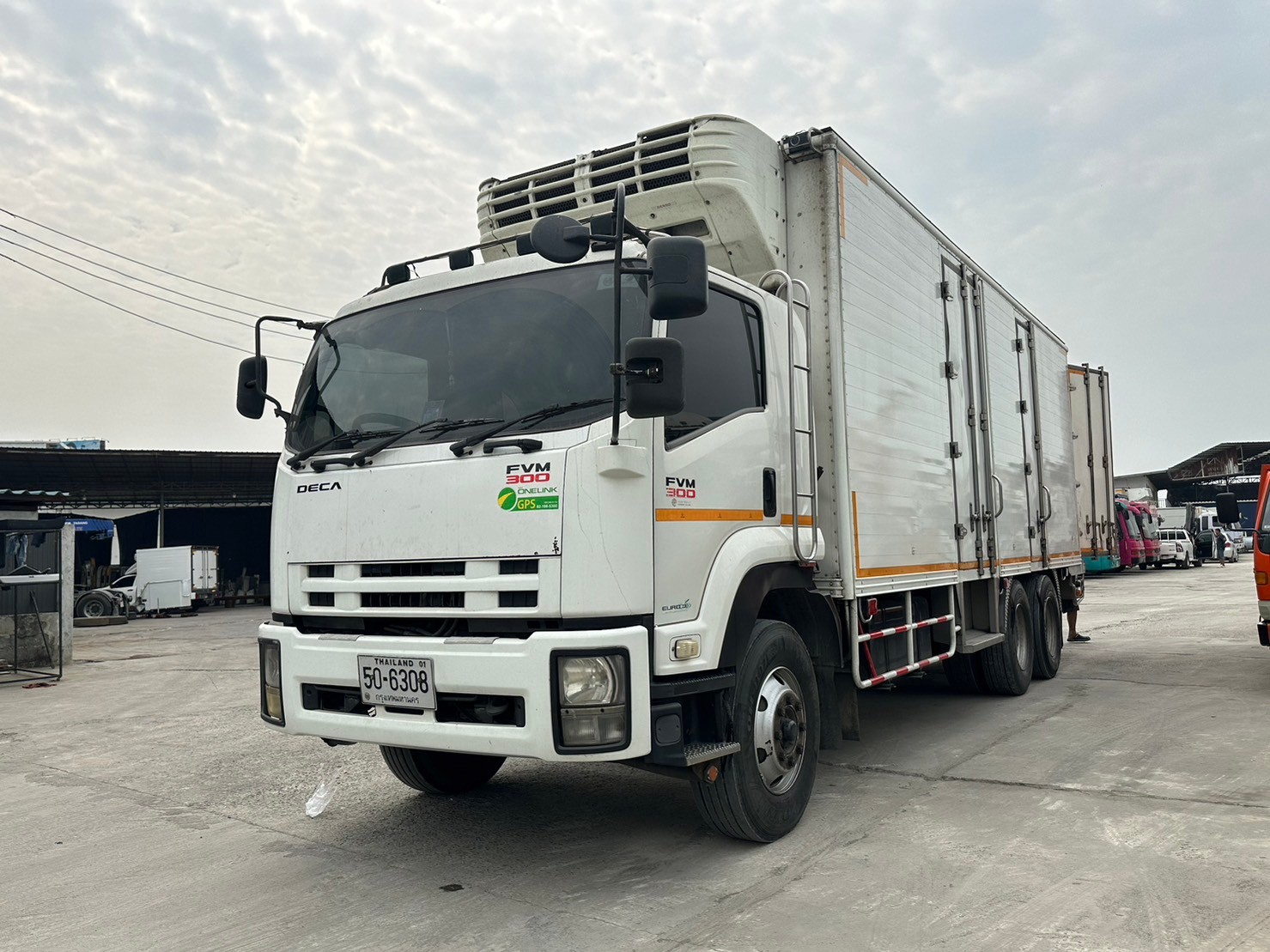 10ล้อตู้เย็น7.6ม. ISUZU FVM 300เเรง ปี56ตู้ความเย็น -20 1.55ล.