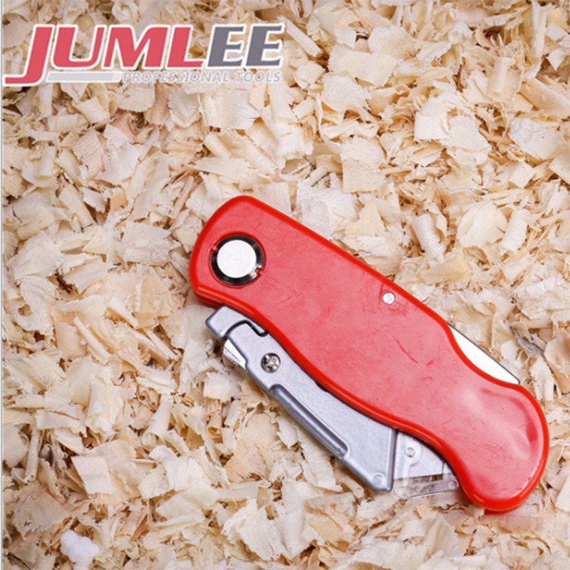 มีดคัตเตอร์ อเนกประสงค์ ยี่ห้อ KingsMan รุ่นงานหนัก แถมใบมีด 5 ใบ คละสี [ขายปลีก/ส่ง]